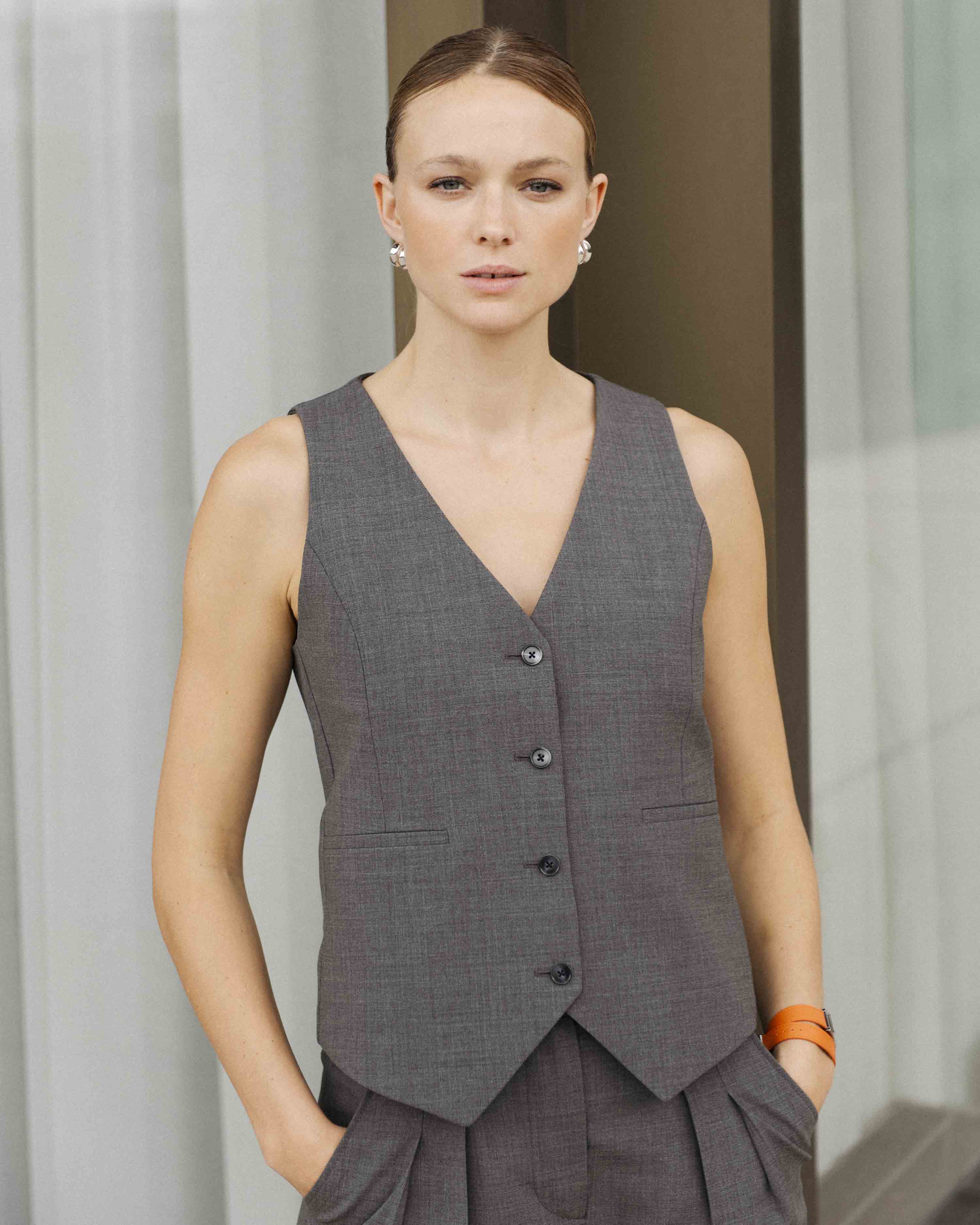 tailleur-pour-femme-gris-ensemble-de-costume-gilet-sans-manche-trois-pièce-pants-widewide leg17:10.jpg