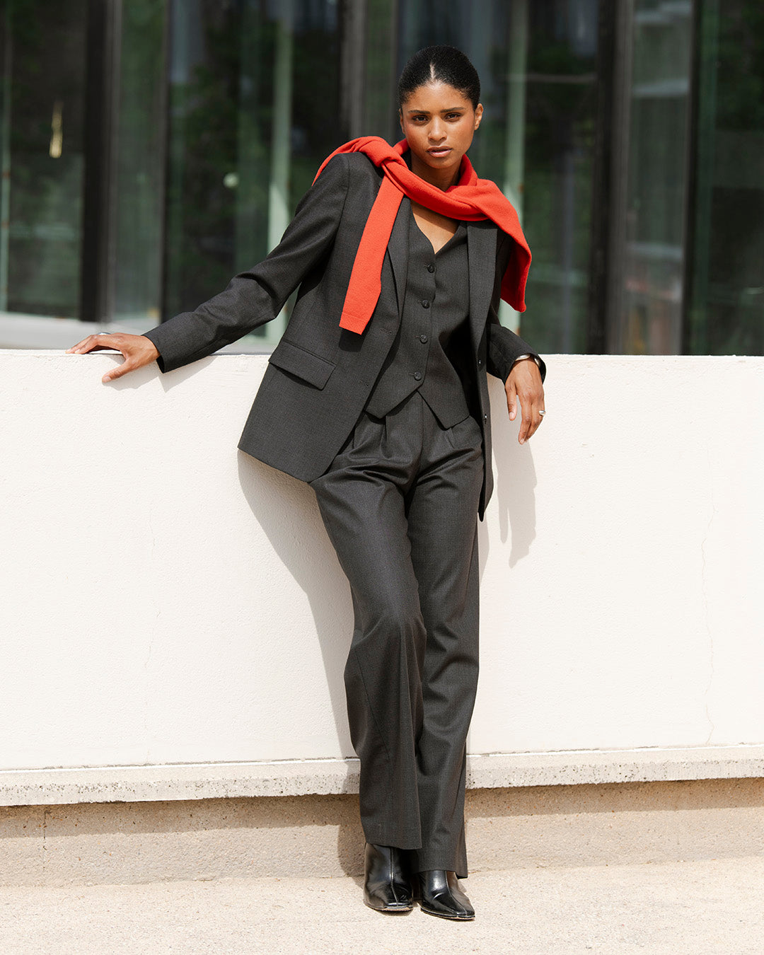 ensemble-tailleur-gris-femme-chic-gilet-pantalon-large-veste-blazer-10